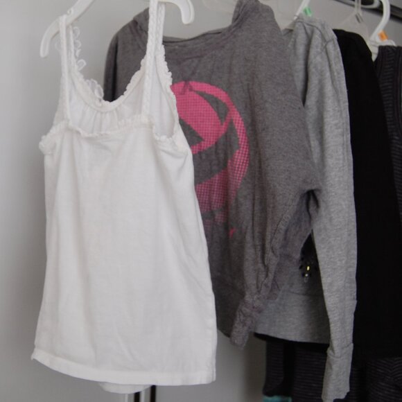 Old Navy Girls Size 6-7, Lot of 6 - Tops & Dresses - Picture 4 of 16